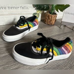 Vans Kids Refract Rainbow Lace Up Sneakers w Rainbow Stripes & Black. Size 4